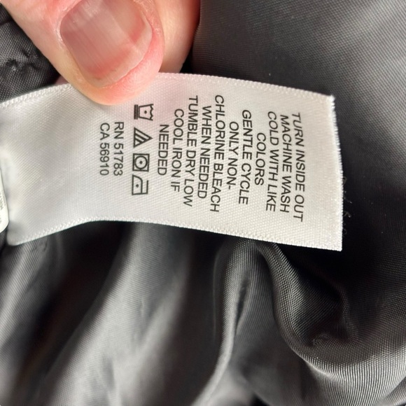 EUC Maurices Women’s Buffalo Plaid Sherpa-Lined Vest – Sz L (Red/Black Check) - Picture 6 of 12